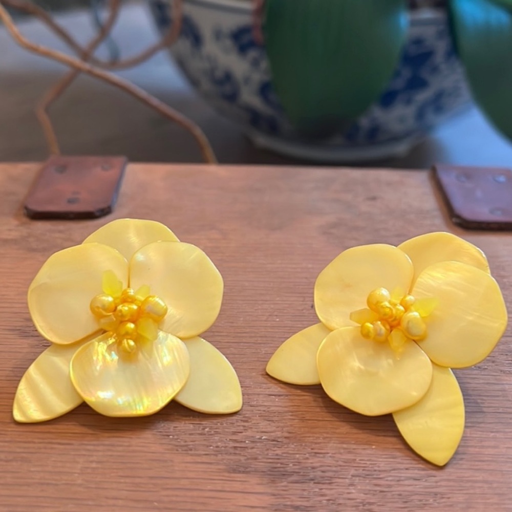 Tuckernuck yellow flower earrings